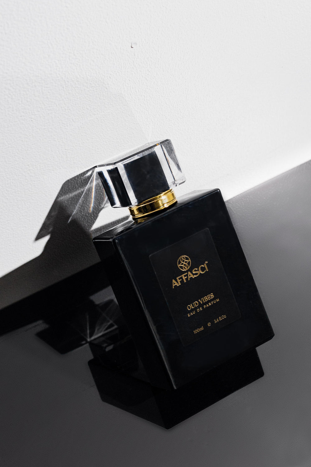 OUD VIBES- Eau De Parfum (100ML) / (5ML)